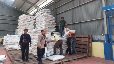 Kementan Minta Publik Kawal Ketat Bantuan Beras 1.200 Ton Senilai Rp16 Miliar untuk Sumatera
