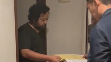 Video Detik-detik Penangkapan Bos Terra Drone, Sempat Menolak
