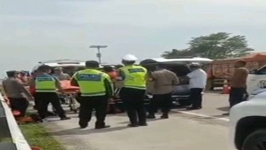 Empat Orang Ditemukan Tewas dalam Mobil di Tol Tegal