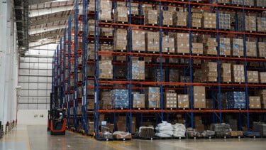 Ekspansi Gudang Pintar Berbasis AI Jadi Senjata Baru Perang Efisiensi Logistik di Indonesia