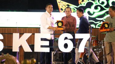 Pengusaha Yogya Diganjar Alumni Peduli, Ciptakan Lapangan Kerja hingga Akses Air Bersih