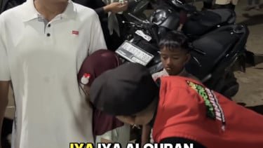 Alih-alih Minta Mainan atau Jajanan, Anak Perempuan Korban Banjir Ini Nangis Minta Al Quran