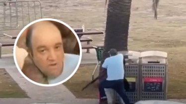 Viral! Detik-Detik Menegangkan Aksi Heroik Pria Muslim Melucuti Terduga Pelaku Penembakan di Pantai Bondi
