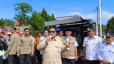 Tinjau Lokasi Bencana di Agam, Prabowo: Kita Mampu Atasi Bersama