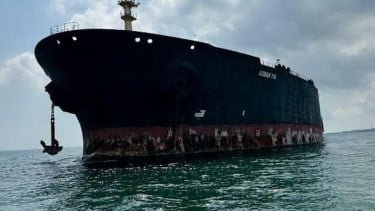 Kapal tanker MT Arman 114 bermuatan minyak mentah