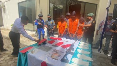 Pemburu Rusa Tembaki Kapal Petugas di Perairan Komodo Ditangkap