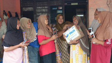 Dari Abon hingga Rendang, Produk Nasabah PNM Disalurkan untuk Masyarakat Terdampak Bencana di Sumatera