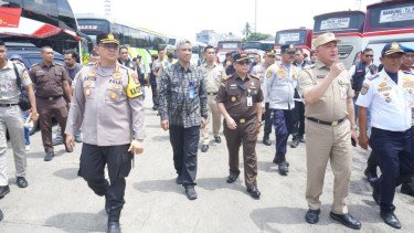 Sopir Bus di Terminal Priok Dicek Kesehatan dan Tes Urine Cegah Kecelakaan Saat Nataru, Hasilnya...