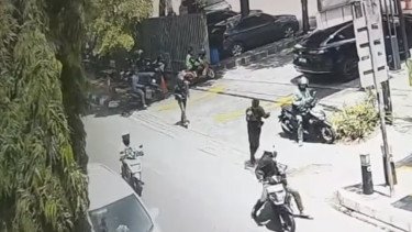 Makin Nekat! Aksi Komplotan Maling Motor Pakai Senpi saat Siang Hari dan Ramai di Kembangan