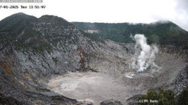 Aktivitas kawah Gunung Tangkuban Parahu