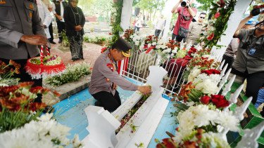 Ziarah Makam hingga Groundbreaking Museum Marsinah, Kapolri: Mengenang Pahlawan Nasional Buruh