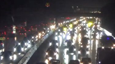 Arus Balik Natal Padat, Contraflow Diperpanjang hingga Karawang Barat