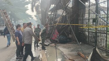 Detik-detik Kebakaran Bengkel di Ciputat Timur Tewaskan 1 Orang, Korban sedang Merenung di Kamar Mandi