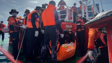 1 Jenazah Diduga Laki-laki Korban KM Putri Sakinah Berhasil Ditemukan