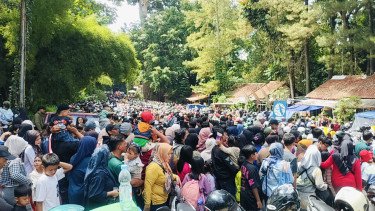 Hari Terakhir Libur Panjang, Ribuan Wisatawan Padati Bandung Zoo