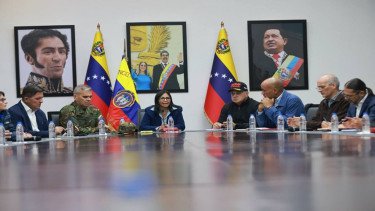 Wakil Presiden Venezuela Delcy Rodr&iacute;guez memimpin rapat pascapenangkapan Maduro
