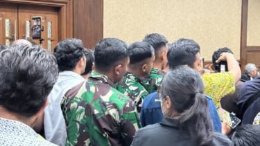 Prajurit TNI disorot karena hadir di Sidang Nadiem Makarim