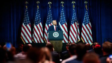 Apa Alasan Donald Trump Klaim Jadi Presiden Sementara Venezuela?