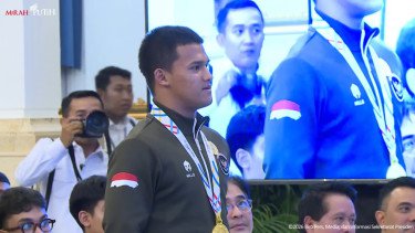 Pecahkan Rekor Dunia, Lifter Rizky Juniansyah Langsung Naik Pangkat Jadi Kapten