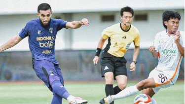 Borneo Dihajar Persita, Persib Vs Persija Makin Panas