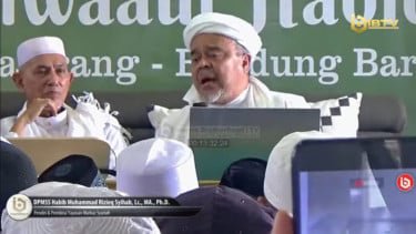 Habib Rizieq Sentil Materi 'Mens Rea' Pandji Pragiwaksono soal Salat: Anda Itu Pelawak, Bukan Ulama