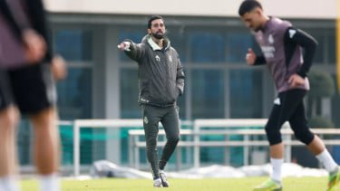 Si Profesor vs Si Spartan: Mengapa Arbeloa Dianggap Lebih 'Real Madrid' Ketimbang Xabi Alonso?