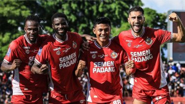 Hujan Gol di Gianyar, Semen Padang Curi Poin dari Bali United