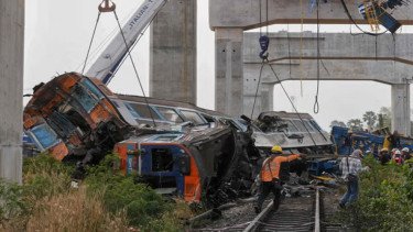 WN Jerman dan Korsel Tewas dalam Insiden Crane Ambruk Timpa Kereta di Thailand