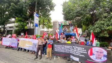 Pejabat Kementerian Diduga Gratifikasi, Kejagung Didorong Turun Tangan