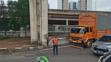 Dishub DKI Ungkap Biang Kerok Exit Tol Rawa Buaya Diblokade Pakai Rantai