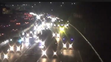 Libur Isra Miraj, Arus Lalu Lintas Tol Jakarta-Cikampek Ramai Lancar