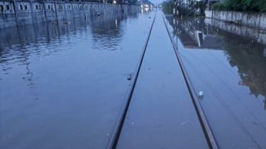 Jalur Pekalongan-Sragi Terendam Banjir, 145 Penumpang KA Ciremai Dialihkan ke KA Harina