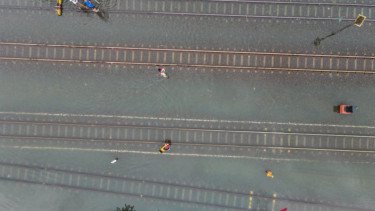 Jalur Rel Stasiun Pekalongan-Sragi Terendam Banjir, Sejumlah Perjalanan Kereta Dibatalkan