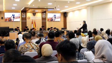 Neil Ricardo Tobing Raih Gelar Doktor Ilmu Hukum dari Unpad, Bahas Publisher Right di Era New Economy
