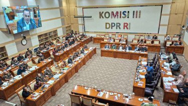 DPR Minta Kejagung Segera Tangkap Riza Chalid dan Silfester Matutina: Katanya Jagoan!