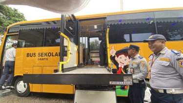 Pemprov DKI Jakarta Luncurkan 32 Unit Bus Sekolah Ramah Disabilitas