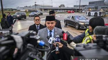 Seskab Teddy Tepis Kabar Prabowo ke Luar Negeri Pakai Dua Pesawat