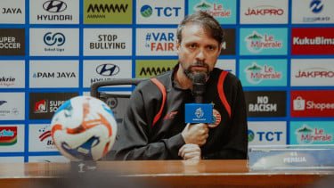 Pelatih Persija Kecewa Berat usai Dikalahkan Persib: Padahal Kami Jauh Lebih Unggul