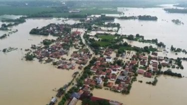 Banjir Karawang Makin Parah Terjang 20 Kecamatan, Bupati Desak Warga Mengungsi