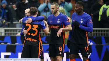 Pemain Inter Milan rayakan gol