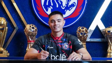 Arema FC Tambah Amunisi di Posisi Vital, Rekrut Kiper Persis Solo