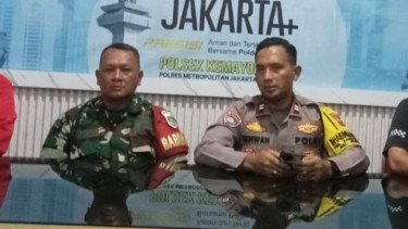 Menko Yusril Bicara Nasib Anggota TNI-Polri yang Tuduh Pedagang Es Kue Jadul Pakai Bahan Spons