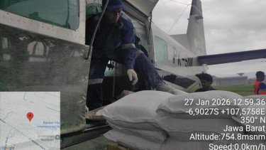 Hampir 100 Ton Garam-Kapur Ditabur di Langit untuk Kendalikan Hujan Jabodetabek