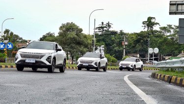 Terpopuler: Hybrid Jalan Jauh, Showroom Kekinian, dan Skutik Aman