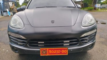 Viral! Mobil Porsche Cayenne Gunakan Pelat Dinas Kemenhan, Brigjen Rico Ungkap Faktanya