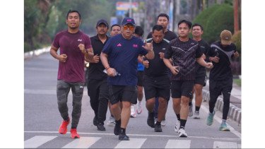 Momen Hasto Kristiyanto Pantau Tata Kota Samarinda Sambil Jogging