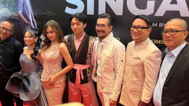 Sinopsis Ahlan Singapore, Perjuangan Cinta dan Masa Lalu Rebecca Klopper di Negeri Singa