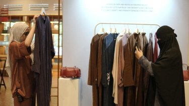 ilustrasi fesyen syar&rsquo;i atau modest fashion