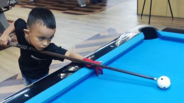 Fajar Alamri, Bocah 5 Tahun dari Tolitoli Curi Perhatian di Turnamen Biliar Internasional
