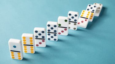 Manfaat Permainan Domino: Tingkatkan Konsentrasi hingga Pertajam Cara Berpikir